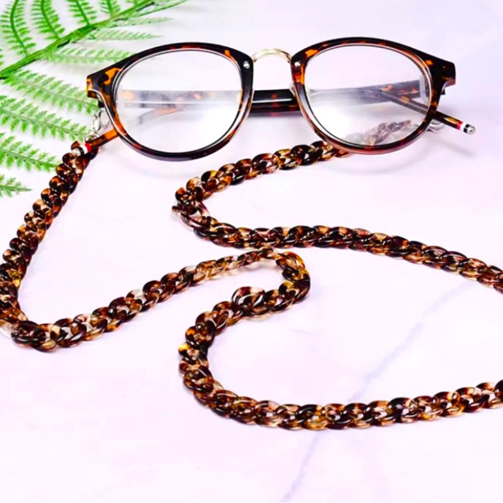 - Tortoise Shell-Look Lightweight Chain for Glasses / Masks